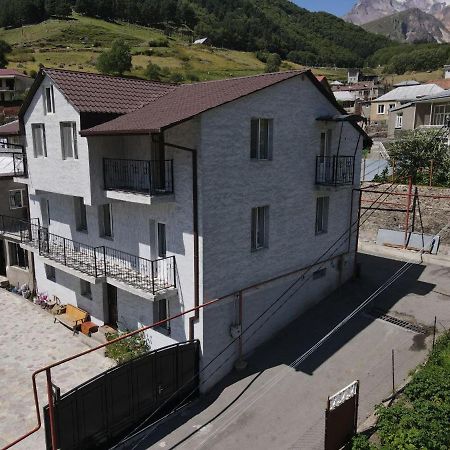 קזבגי Kazbek View Hostel מראה חיצוני תמונה