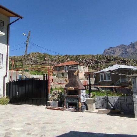 קזבגי Kazbek View Hostel מראה חיצוני תמונה