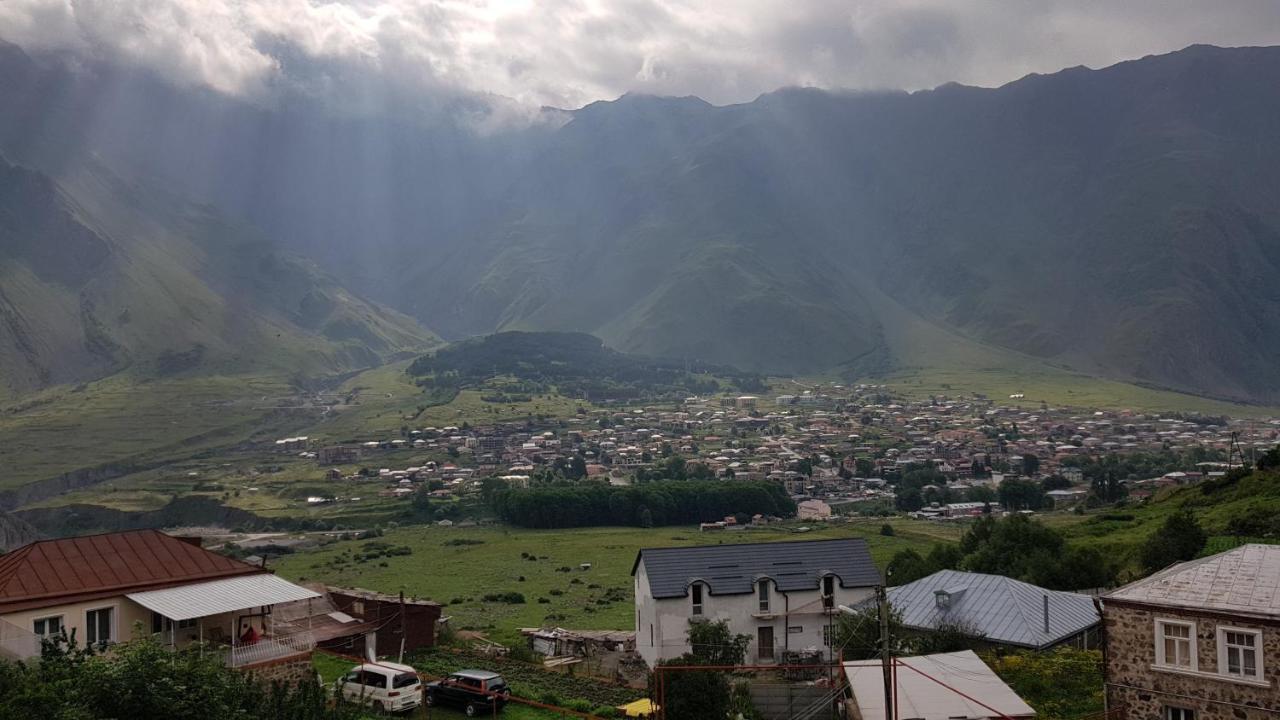 קזבגי Kazbek View Hostel מראה חיצוני תמונה