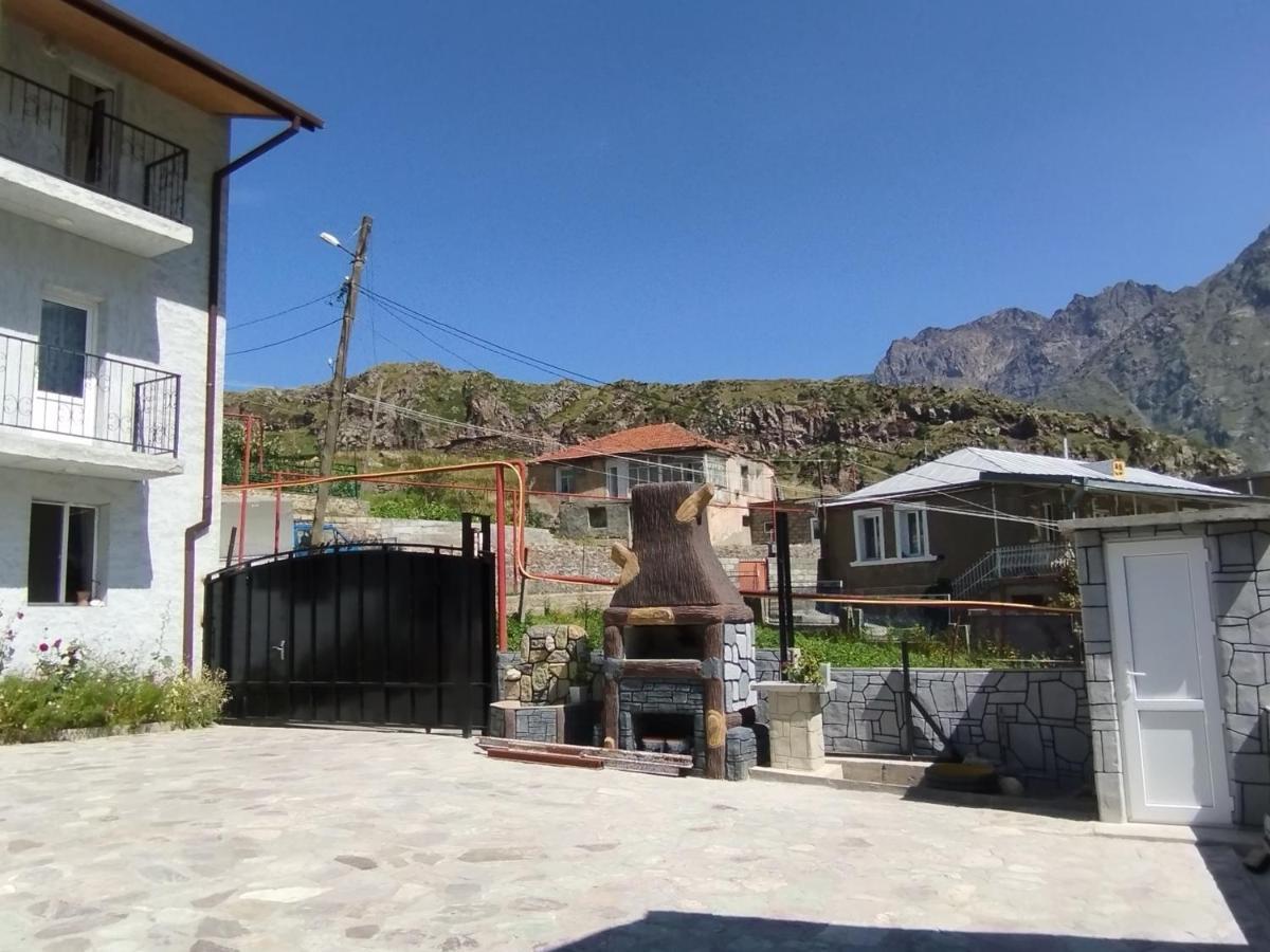 קזבגי Kazbek View Hostel מראה חיצוני תמונה