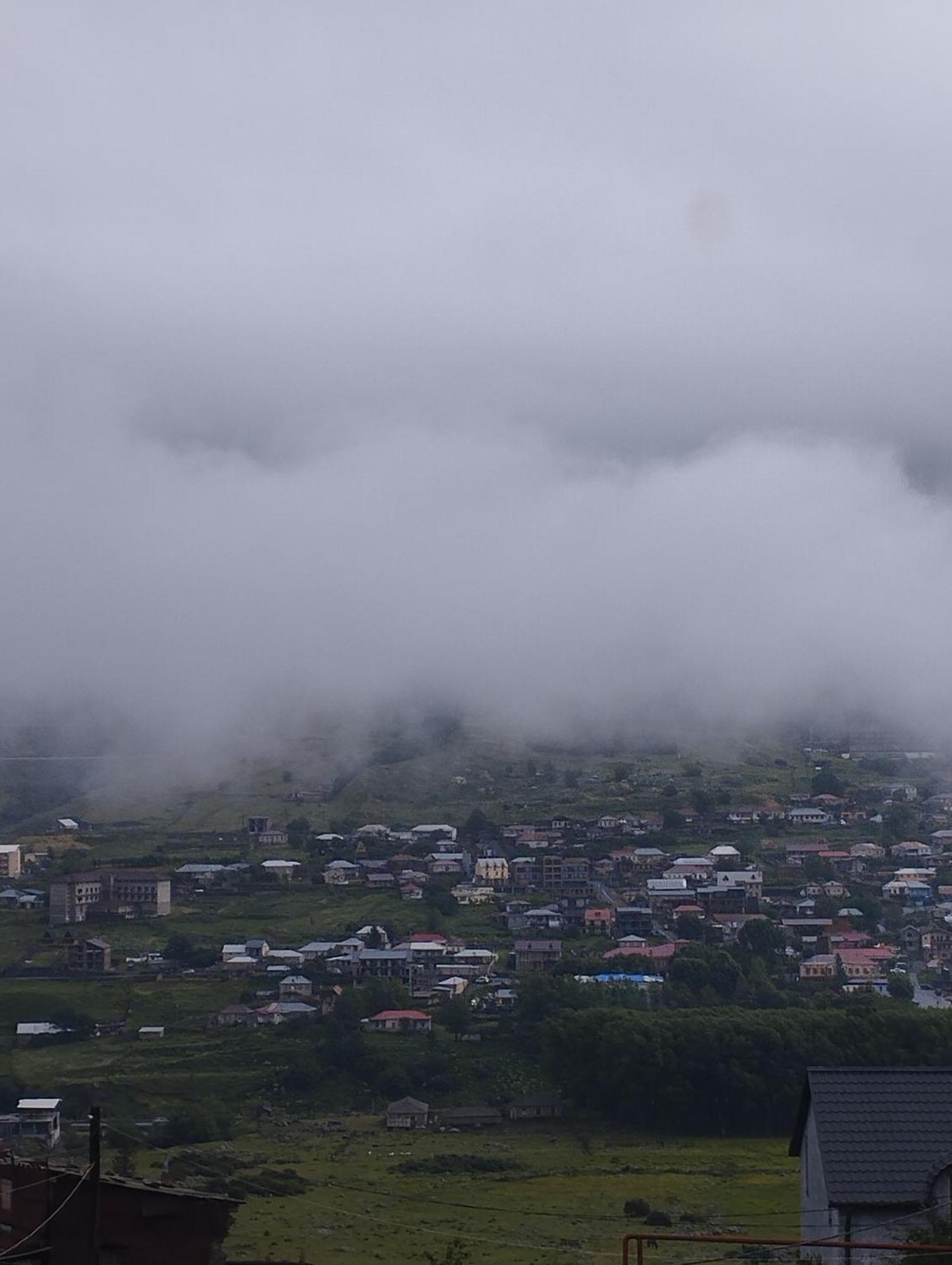 קזבגי Kazbek View Hostel חדר תמונה